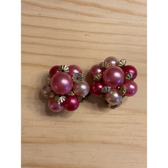Vintage Cluster Clip-On Earrings Pink & Gold Faux Pearl Hong Kong 1950s Retro - Picture 1 of 5